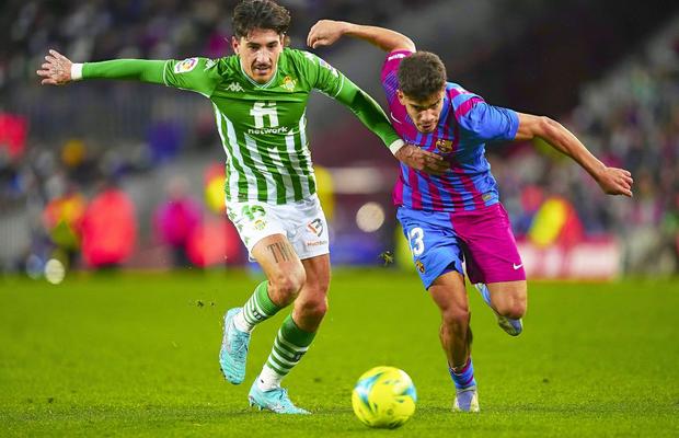 Barcelona a transferat doi fundași spanioli în ultima zi de mercato: „După 11 ani, va purta din nou tricoul blaugrana”
