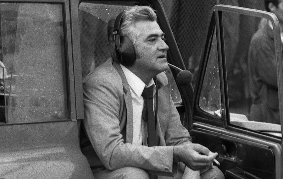 A murit Dan Voicilă, unul dintre cei mai mari comentatori radio din România » În 2015 își spunea povestea în GSP: „«Băgați-vă repede sub un birou!» Aveau drugi și bare metalice cu care spărgeau geamuri, dărâmau uși”