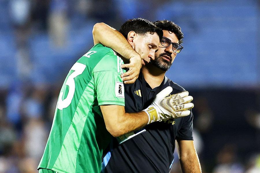 Emiliano Martinez nu a obținut mutarea mult-dorită // foto: Guliver/gettyimages Portarul Emiliano Martinez s-ar putea retragere de la națională: „Durerea este greu de exprimat în cuvinte!”
