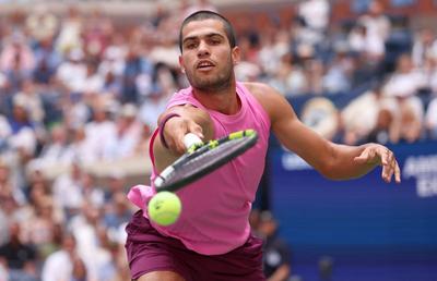 Carlos Alcaraz a trecut ca taifunul de sferturile de la US Open și a stabilit o serie fabuloasă