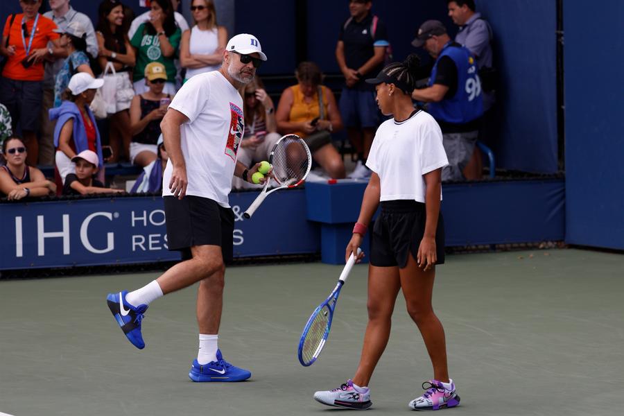 Naomi Osaka și Tomasz Wiktorowski la New York FOTO Imago Images Naomi Osaka, despre antrenorul său: „Când zâmbește, seamănă cu un ursuleț de pluș”