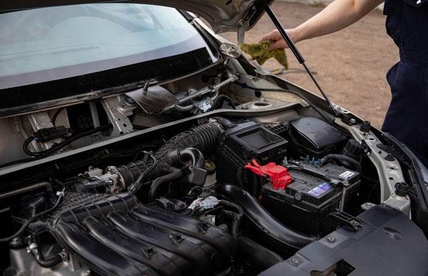 Credit online pentru o urgență în weekend: suma aprobată nu spune cât vei plăti