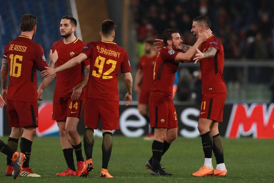 Daniele De Rossi și Stephan El Shaarawy sărbătoresc un gol al Romei în Champions League în 2017-2018 contra lui Shakhtar Donetsk pe Olimpico / Foto: Imago La 33 de ani, „Faraonul” El Shaarawy a bătut palma cu Dan Șucu și semnează, liber de contract