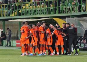 6 detalii de la FC Argeș - FCSB: „ritualul” ales de roș-albaștri după ultimele evenimente din club + Baciu s-a oprit din indicații pentru un dialog plin de ironii