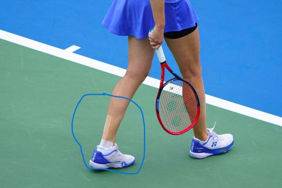 Elena Rybakina la US Open, cu bandajul de la piciorul stâng Foto: Imago Images Elena Rybakina, update legat de accidentarea care i-a pus în pericol participarea la US Open: „Nu era rupt”