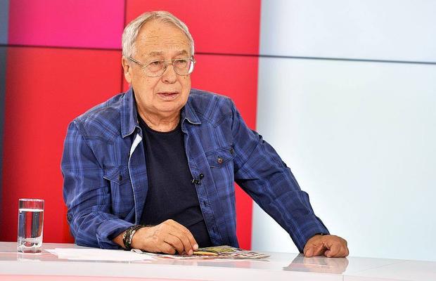 liveVIDEO de la 20:00 » Ovidiu Ioanițoaia is now online! Emisiunea „Prietenii lui Ovidiu" debutează azi cu un invitat de marcă
