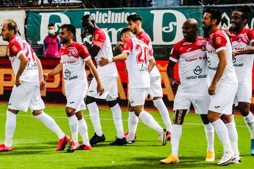 Unul dintre fotbaliștii de la Hermannstadt a fost depistat pozitiv cu COVID-19 // foto: Facebook @ FC Hermannstadt