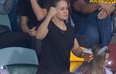 VIDEO Incredibil! Ce face liderul mondial Ashleigh Barty, în timp ce Halep spulberă tot la Roland Garros: „E cea mai mare bucurie surprinsă vreodată”
