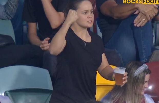 VIDEO Incredibil! Ce face liderul mondial Ashleigh Barty, în timp ce Halep spulberă tot la Roland Garros: „E cea mai mare bucurie surprinsă vreodată”