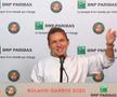 Simona Halep (29 de ani, 2 WTA) a câștigat categoric meciul cu americanca Amanda Anisimova (19 ani, 29 WTA), scor 6-0, 6-1. Românca a fost pusă pe glume la conferința de după meci.
