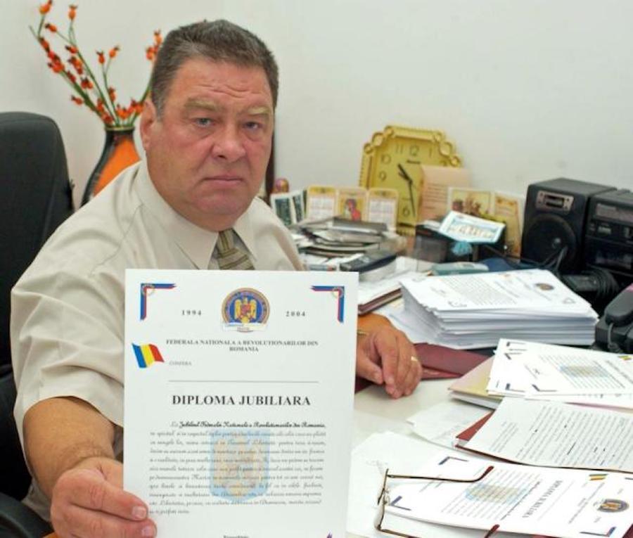 Constantin Bebe Ivanovici. În certificatul său de revoluționar se scrie că EXCLUSIV VIDEO „Nadia și Nicu Ceaușescu au avut o relație. Dorită, nu forțată, cum s-a spus după aia”. Realizatorul TV Ionel Stoica, dezvăluiri în direct din intimitatea marilor sportivi ai României