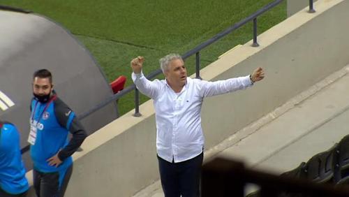 Marius Șumudică a fost eliminat în minutele de prelungire ale partide dintre Gaziantep și Trabzonsport, scor 1-1. Antrenorul român a dansat în fața conducătorilor rivali.