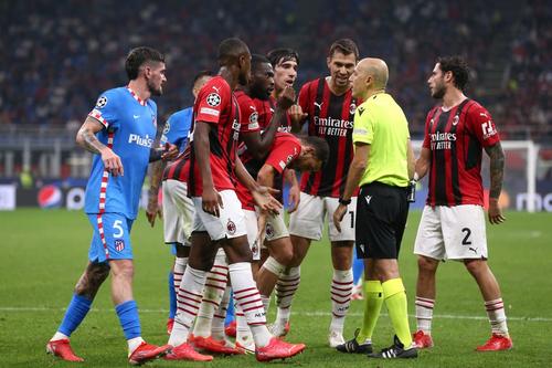 Cuneyt Cakir la meciul dintre AC Milan și Atletico Madrid
Foto: Imago