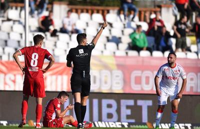 Dinamo - UTA, Batha, eliminat după ce l-a lovit pe Torje: „O prostie, dar nu e de «roșu»! Se ține de față, însă l-a lovit în gât”
