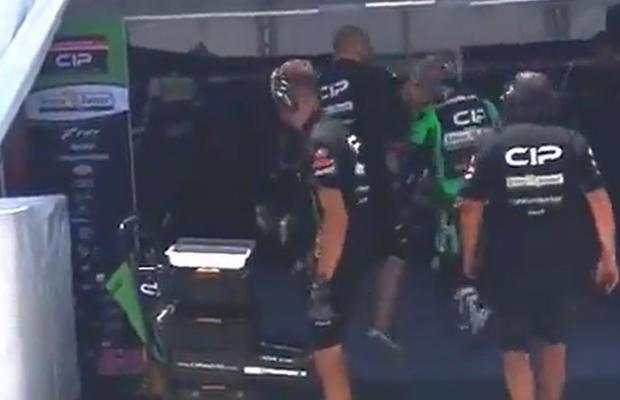 Filmuleț revoltător apărut în Moto 3: pilot, bătut de mecanic după cursă » „Mi s-a cerut să tac” + Un nume important din MotoGP cere măsuri