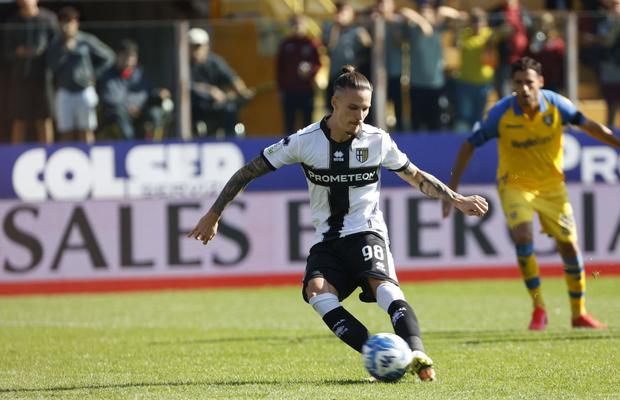 Motivat de interesul lui AC Milan? Reacție după ultimul gol marcat de Man: „Dennis a decis să bată el penalty-ul”