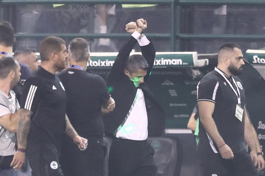Răzvan Lucescu, gest ca Jose Mourinho Răzvan Lucescu a făcut iureș după derby-ul cu Panathinaikos: „O rușine! Deja e prea mult! Nu suntem proști”