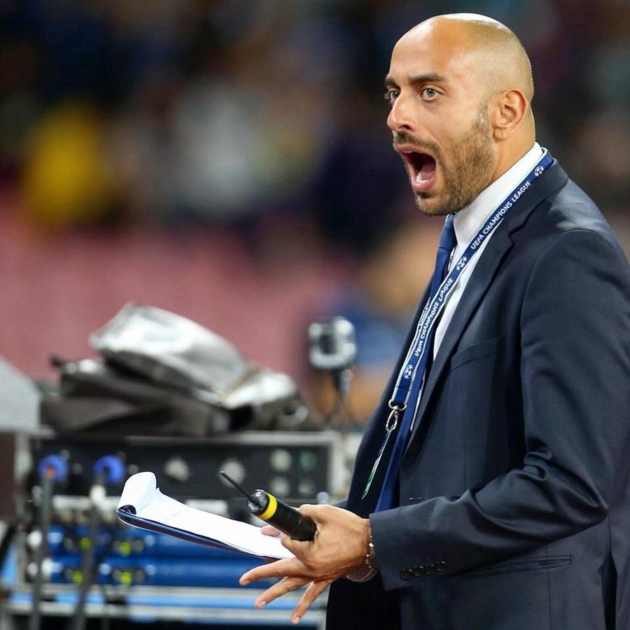Daniele Bellini e crainic pe stadionul actualei campioane a Italiei din 2008 (Foto: Facebook) Adrian Ofilat, de la FCU Craiova, vine din Peluza Sud și îl are idol pe announcerul lui Napoli