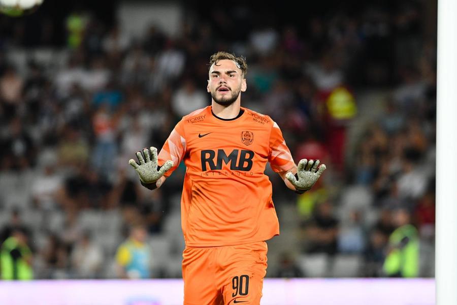 Răzvan Sava „Două vești excelente” » CFR Cluj, anunțuri la 15 minute distanță: „Au semnat!”