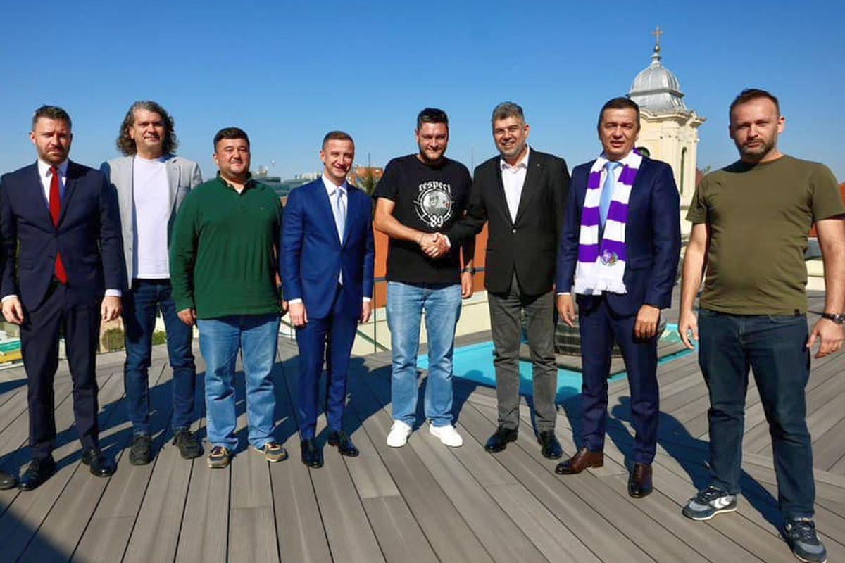 „Eu fac stadionul, tu să faci echipa!” » Ce mai promite Marcel Ciolacu în pregătirea campaniei pentru prezidențiale + Lângă ce brand-uri s-a mai afișat premierul în ultimul an