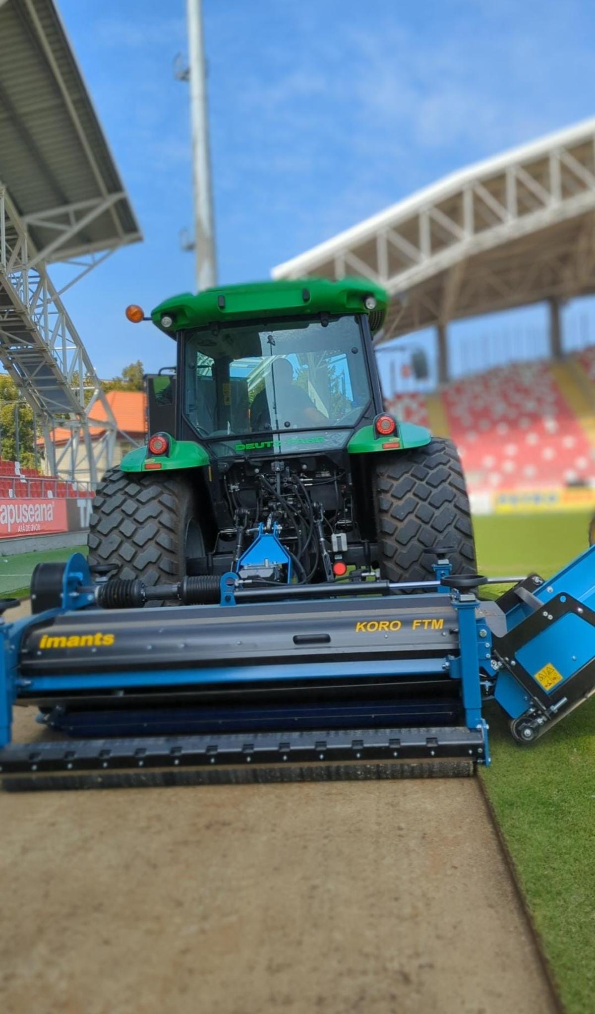 Schimbare gazon stadion UTA