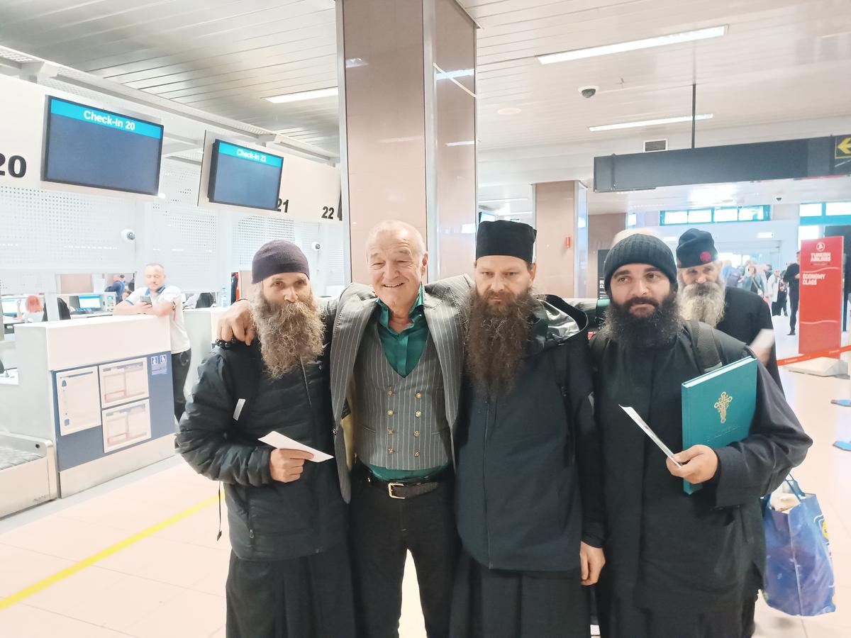FCSB, spre Salonic... cu Gigi Becali, Luțu și călugării! » Imagini tari de pe aeroport, de la plecarea campioanei
