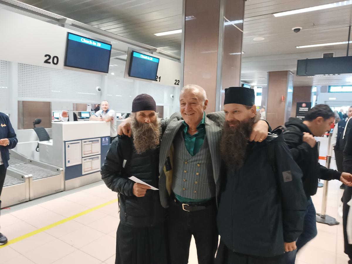 FCSB, spre Salonic... cu Gigi Becali, Luțu și călugării! » Imagini tari de pe aeroport, de la plecarea campioanei