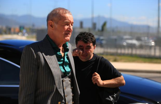Ionuț Luțu, apariție rară » Cocoșat de bagajele lui Becali: imagini inedite surprinse de GSP la Salonic, înainte de PAOK - FCSB
