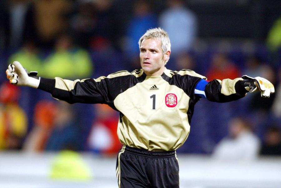 Santiago Canizares, în poarta Furia Roja, la amicalul de la Rotterdam contra naționalei Țărilor de Jos (0-1) / Foto: Imago Finalist de Champions League contra marelui Real Madrid, mărturie personală: „Tatăl meu luptă cu o boală gravă, mama s-a dus anul trecut”