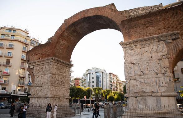 Arcul lui Galerius din Salonic, simbol al victoriei unui împărat roman cu origini oltenești!