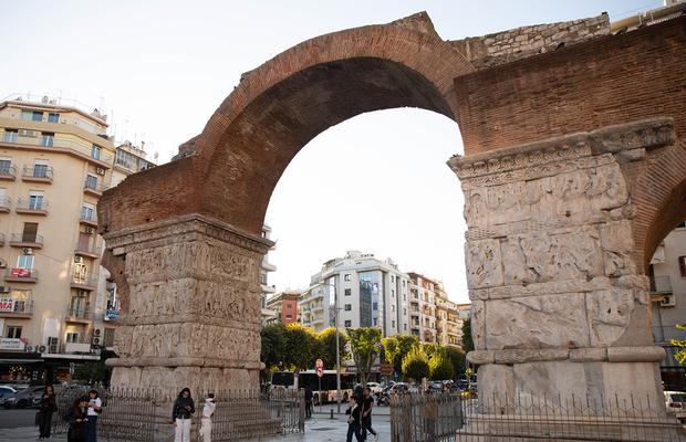Arcul lui Galerius din Salonic, simbol al victoriei unui împărat roman cu origini oltenești!