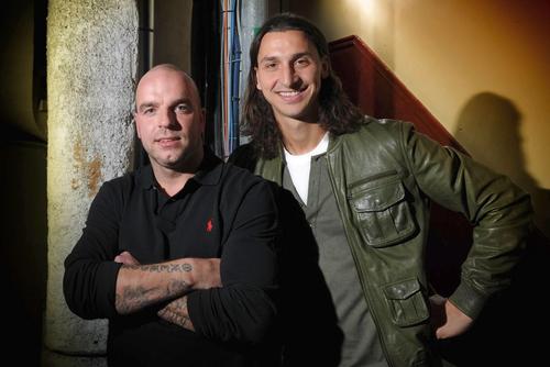 Andy van der Meyde și Zlatan Ibrahimovic, fostul lui coechipier, în 2012. Foto: Imago Images