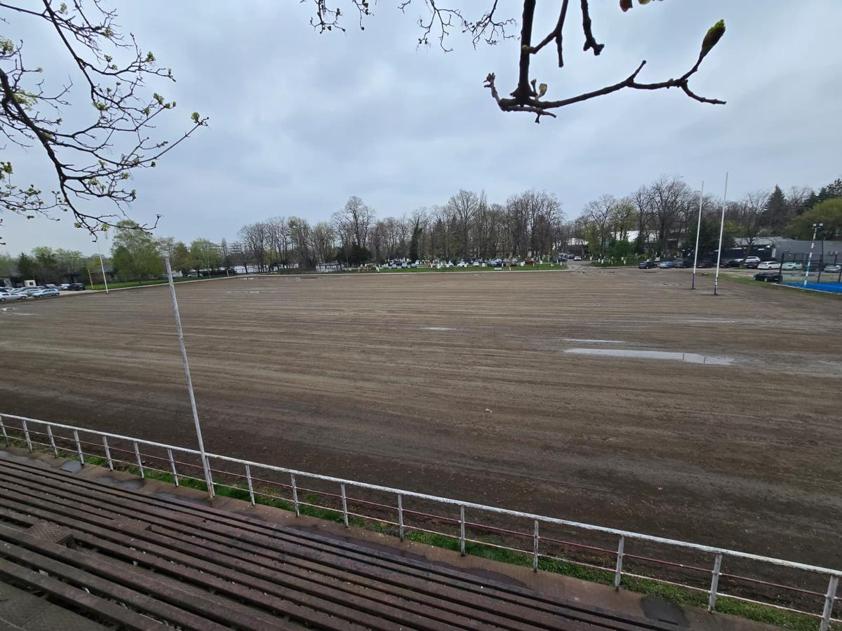 Cum arătau terenul și tribunele CCSS Tei, înainte de modernizare