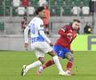 Ștefan Baiaram în Rakow - Universitatea Craiova / Foto: Imago Images