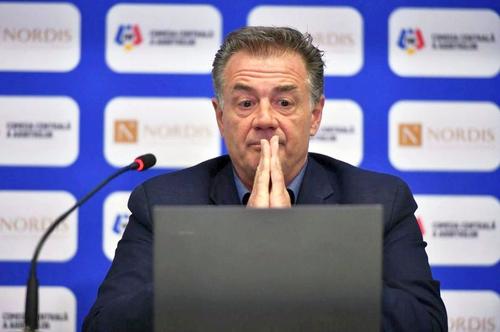 Kyros Vassaras pregătește o interpretare specială a fazei care a decis, din ofsaid, soarta meciului U Craiova - Dinamo 2-1