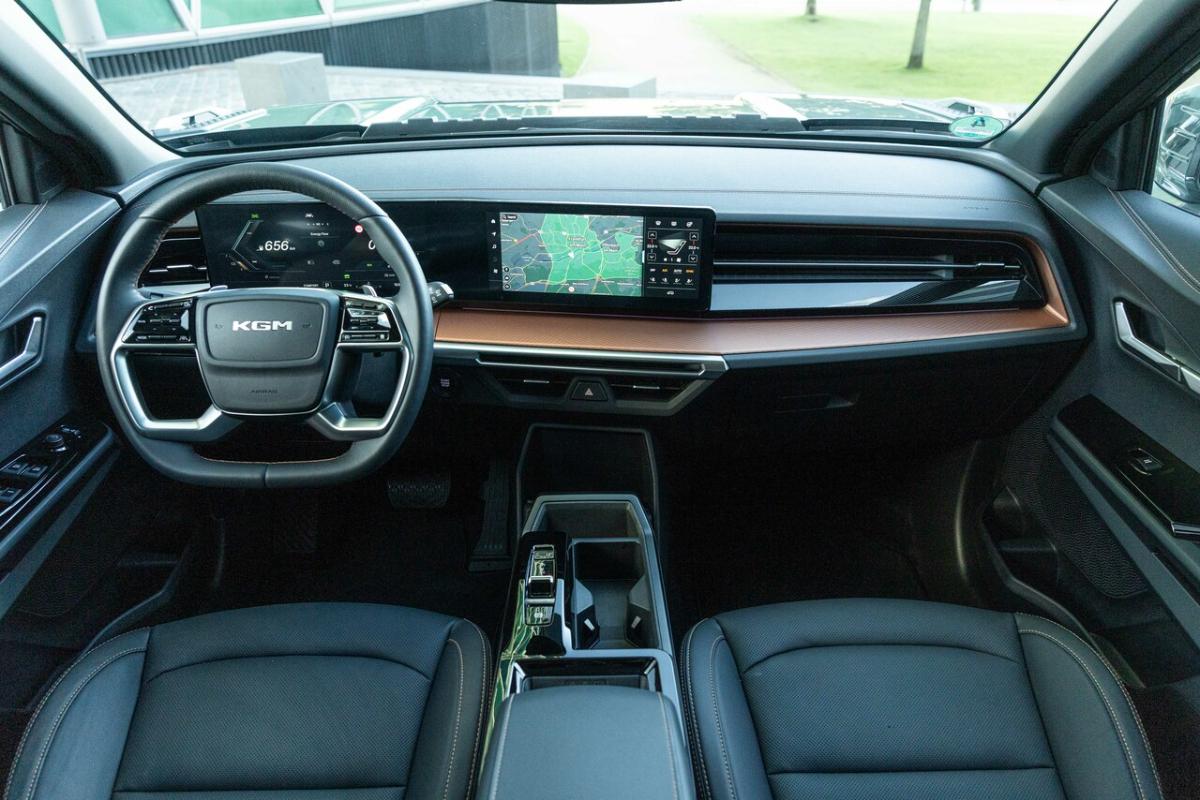 KGM Torres Full Hybrid, noul model de SUV care amenință Dacia