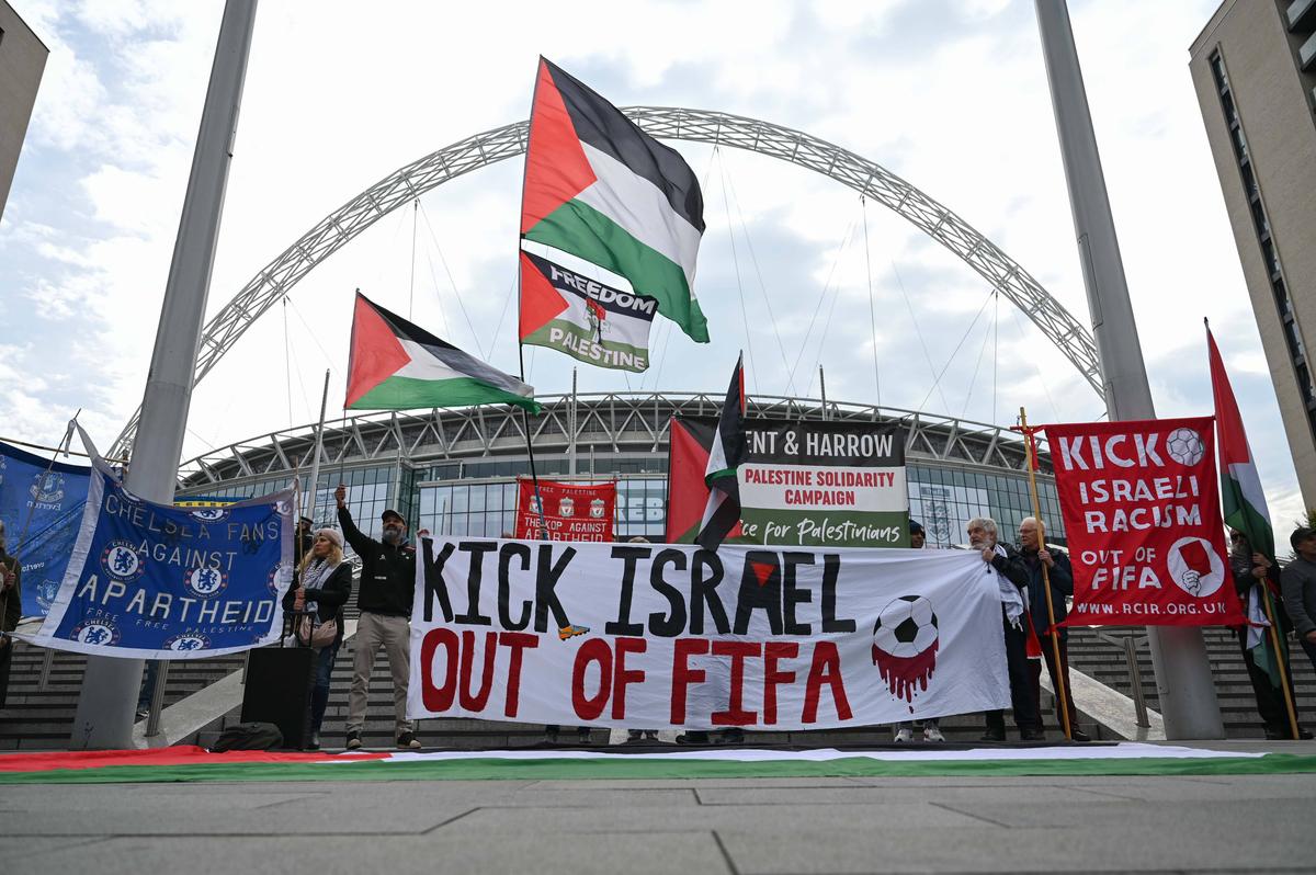 Bannere și proteste împotriva Israelului la meciurile din Europa League și Conference League