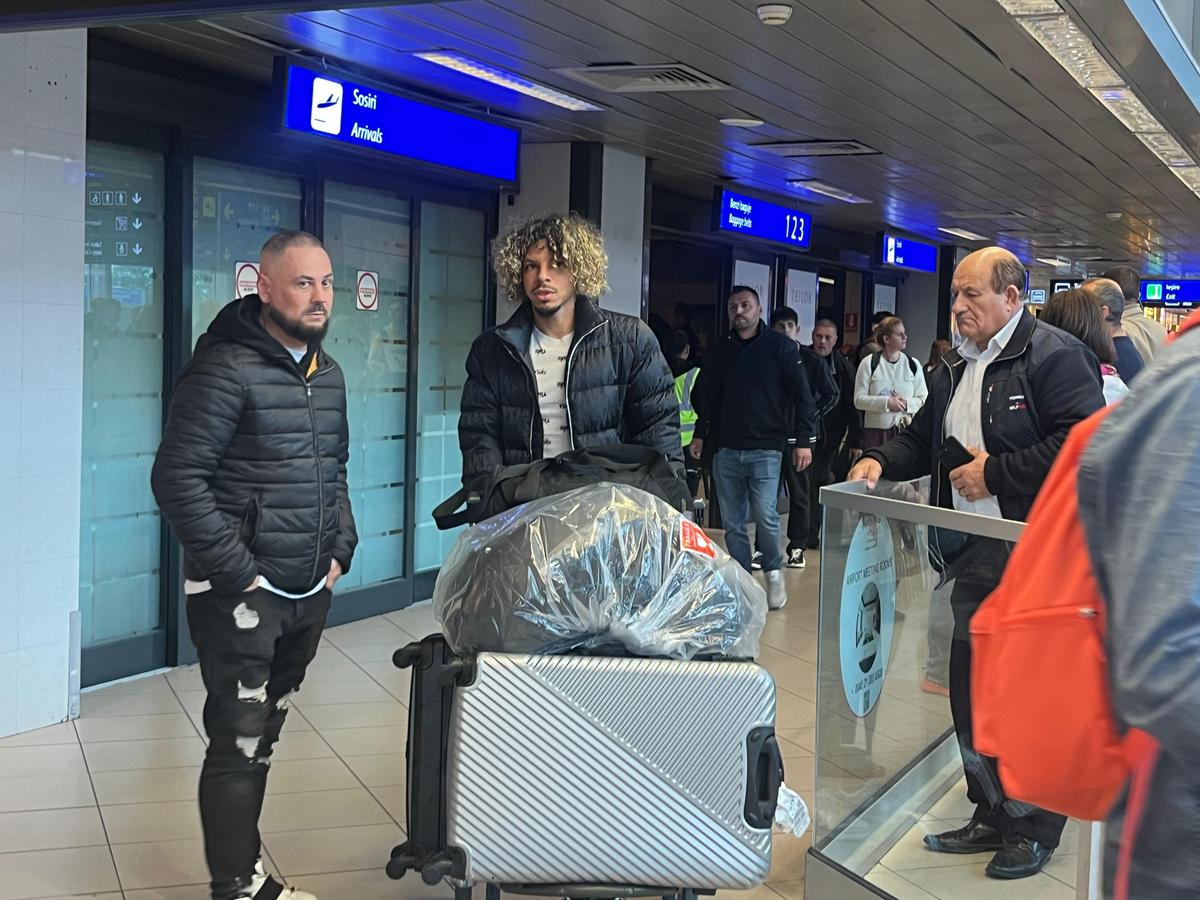 Papeau a ajuns pe aeroportul din Otopeni