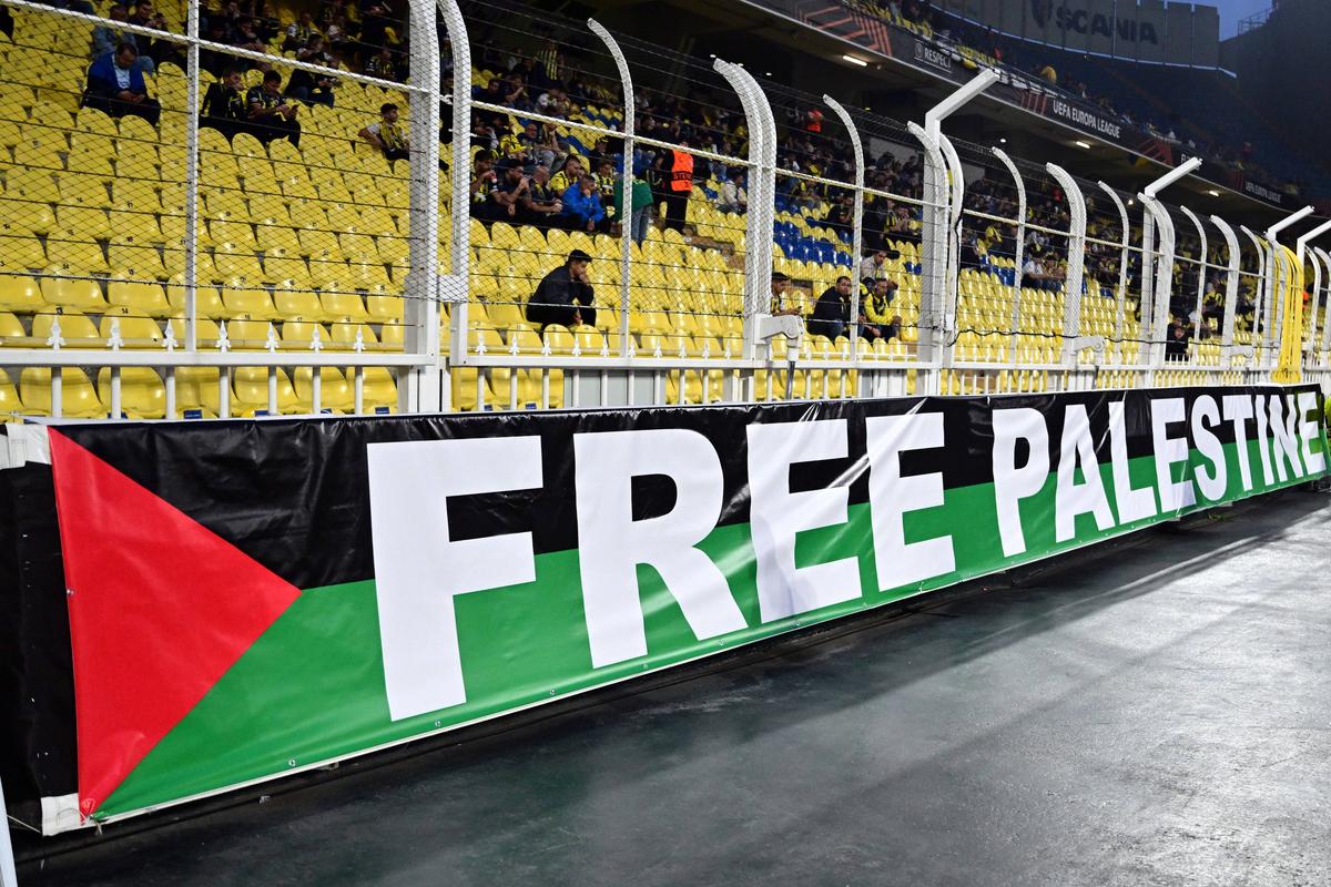 Bannere Palestina în Europa League și Conference League