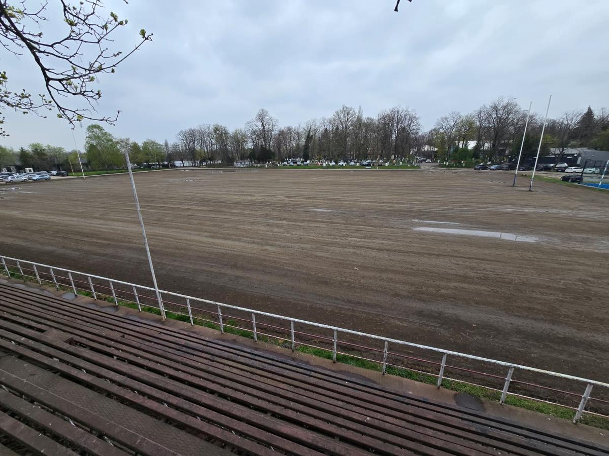 Cum arătau terenul și tribunele CCSS Tei, înainte de modernizare