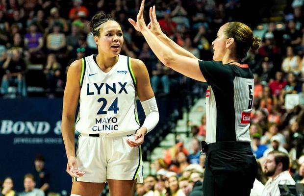 Inspirată de bunicul ei, ambasador din Sierra Leone, o jucătoare a criticat vehement WNBA: „Avem cea mai proastă conducere din lume”