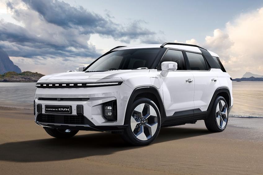 Cum arată și ce aduce nou KGM Torres Full Hybrid, SUV-ul care amenință Dacia