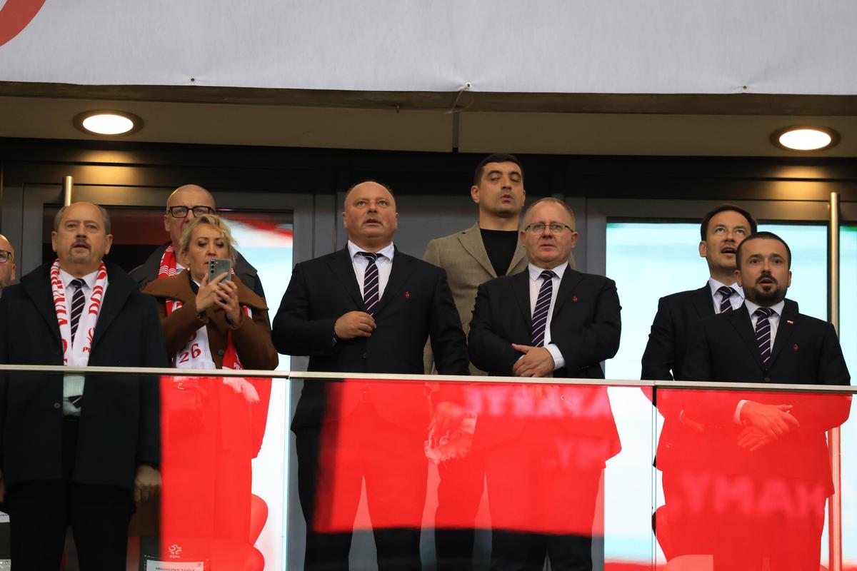 George Simion și-a făcut apariția în tribune la Polonia - România