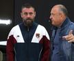 Daniele De Rossi, în vizită la sediul Mobexert din București, înaintea partidei amicale Rapid - Genoa. Diana și Dan Șucu au primit delegația italienilor. Foto: Andrei Furnigă, GSP