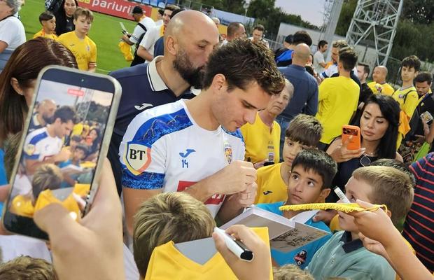 Reacție explozivă înainte de Polonia - România: „Bagă echipa bună! Bagă de la Craiova!” » Ianis Hagi, criticat: „Îi face atmosferă proastă lui tac-su”