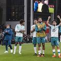 Vitinha (numărul 23) îi aplaudă pe suporterii portughezi / Foto: Imago
