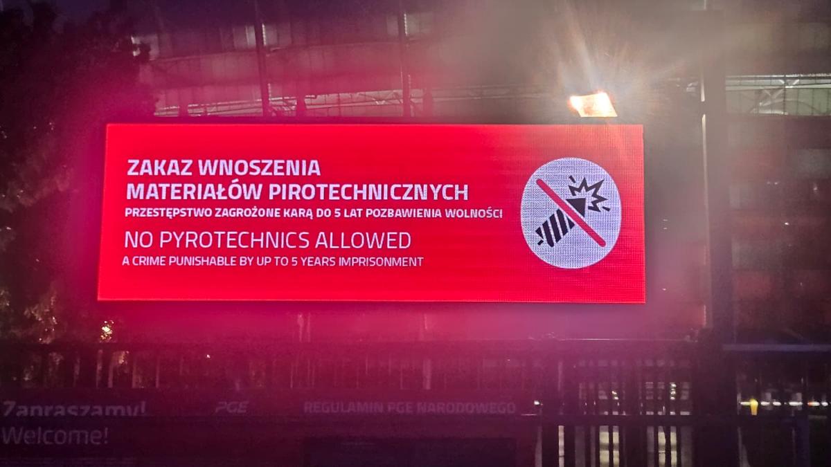 Mesajul găsit de fanii români la porțile arenei, înainte de Polonia - România