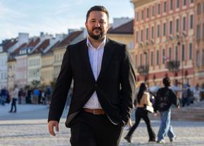 „Salariile sunt cu 20-30% mai mari aici! Poate mai mult!” » Un român stabilit de 7 ani în Varșovia compară Polonia și România: „Ei n-au treabă să muncească”