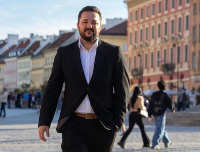 „Salariile sunt cu 20-30% mai mari aici! Poate mai mult!” » Un român ...