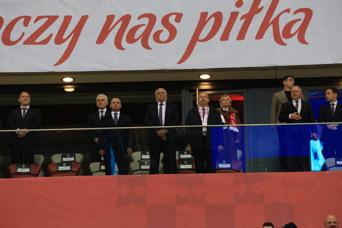 George Simion și-a făcut apariția în tribune la Polonia - România